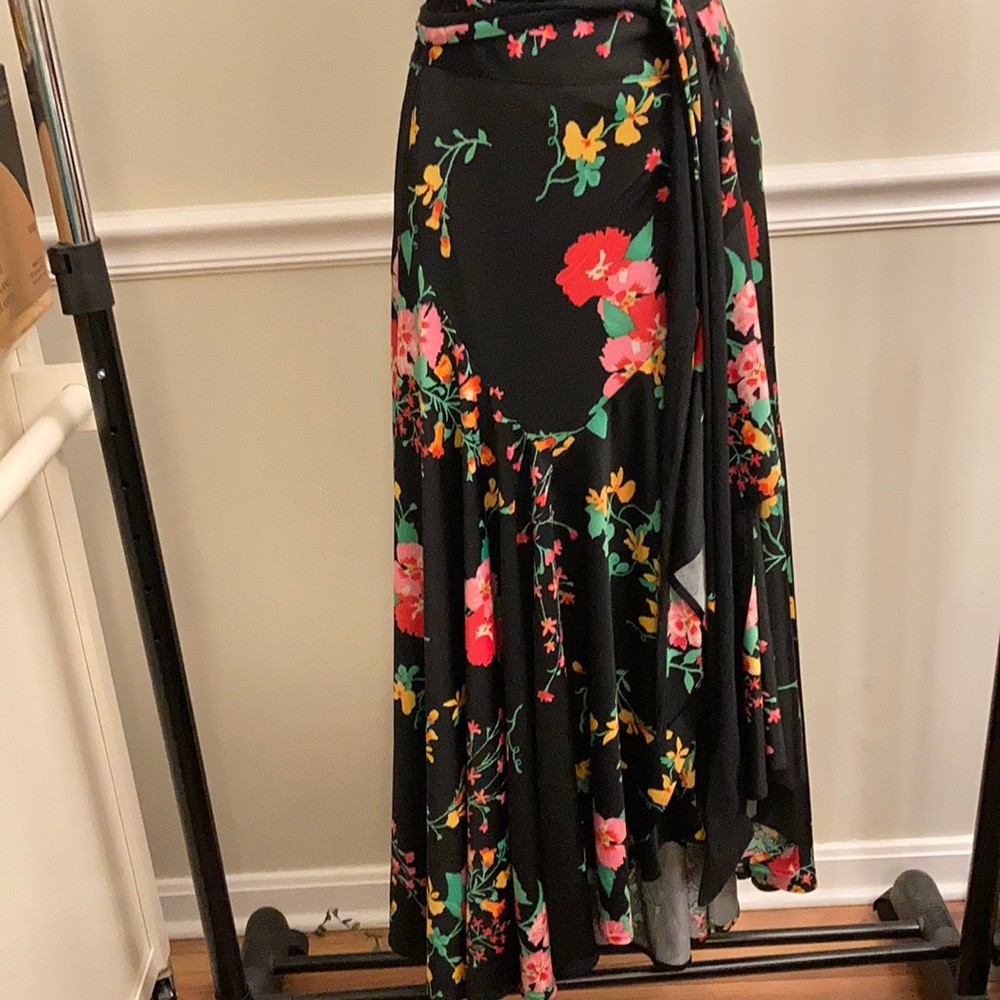 NWOT Cabi Asymmetrical Hem Floral Wrap Skirt